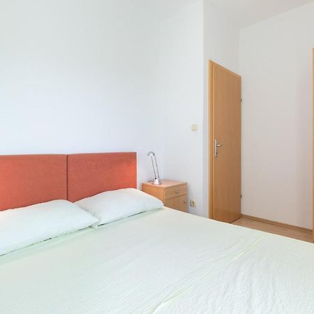 Apartment Cvijic Beige Punat Kültér fotó