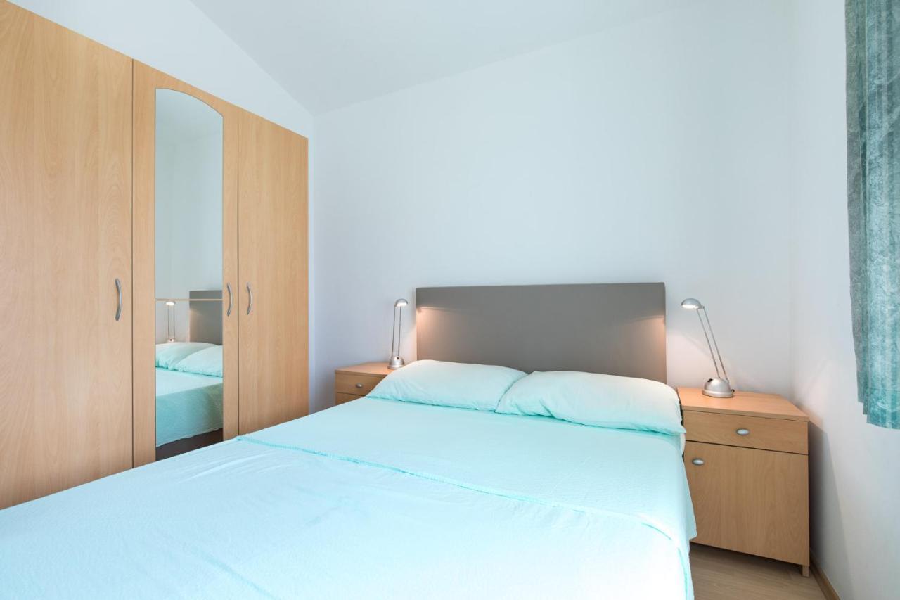Apartment Cvijic Beige Punat Kültér fotó