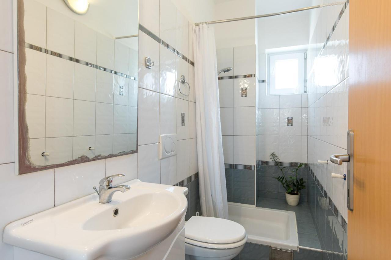 Apartment Cvijic Beige Punat Kültér fotó